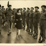 30 Rare and Stunning Vintage Photos of a Young Queen Elizabeth II in the 1940s and 1950s_Lap