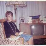 30 Vintage Snaps of Women Posing With TVs in the 1960s_Lap