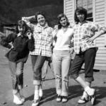 48 Interesting Vintage Photographs That Show Bobby Soxers of the 1940s_Lap