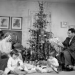 Christmas Nostalgia – Vintage Photos From the 1940s and 1950s That Will Make You Feel Warm_Lap