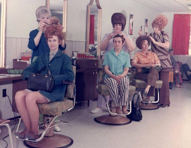 The Hairstyle That Defined the 1960s – When Big Hair Roamed the Earth_Lap