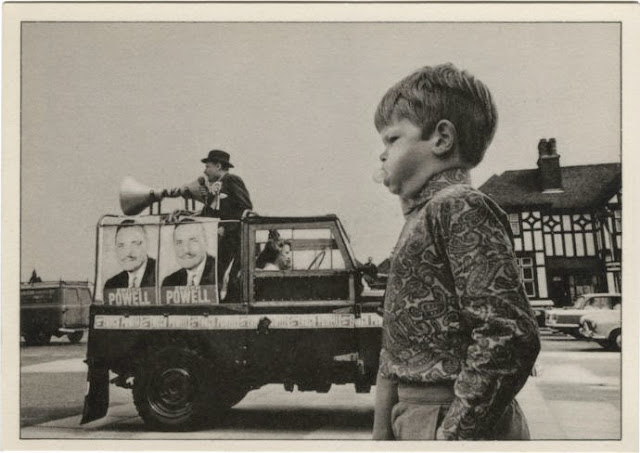 The Real British Life in the 1970s_Lap