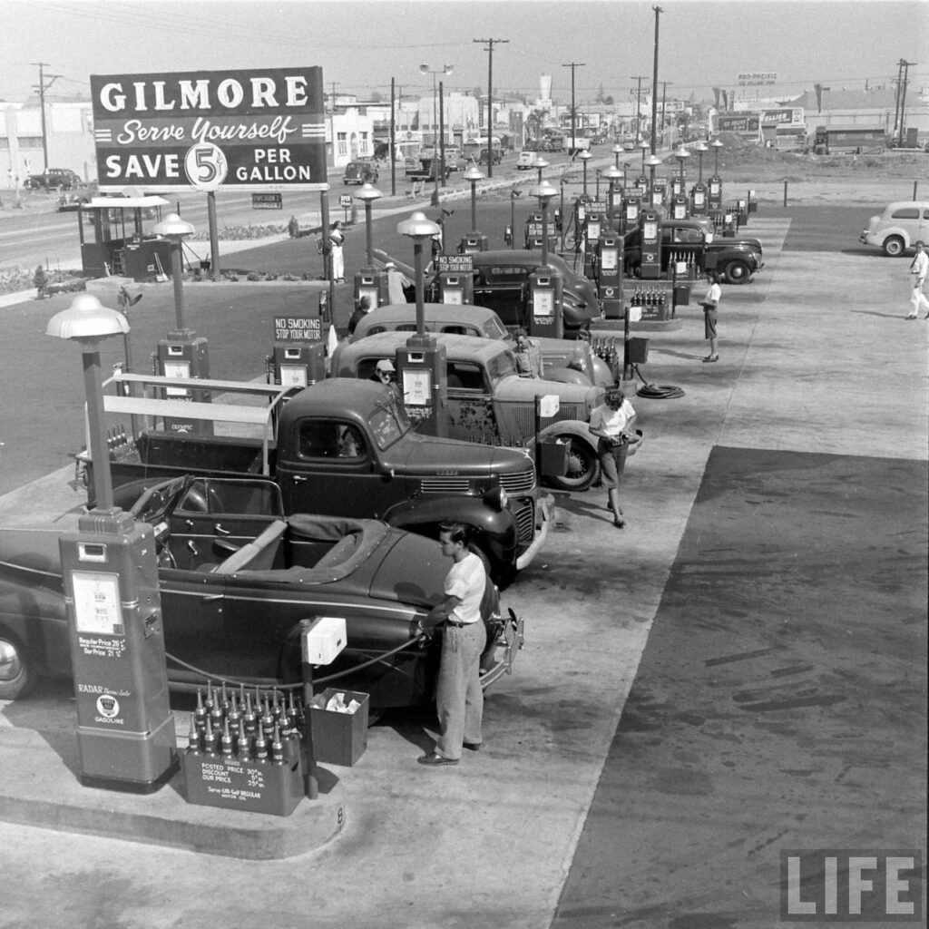 These Old Photos Show What Gas Stations Looked Like in the US From the 1920s and 1940s_Lap