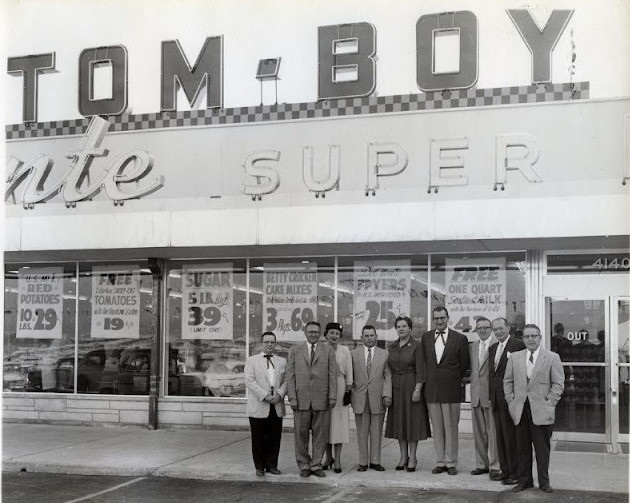 Supermarkets in the Mid-20th Century Through Fascinating Vintage Photos_lag