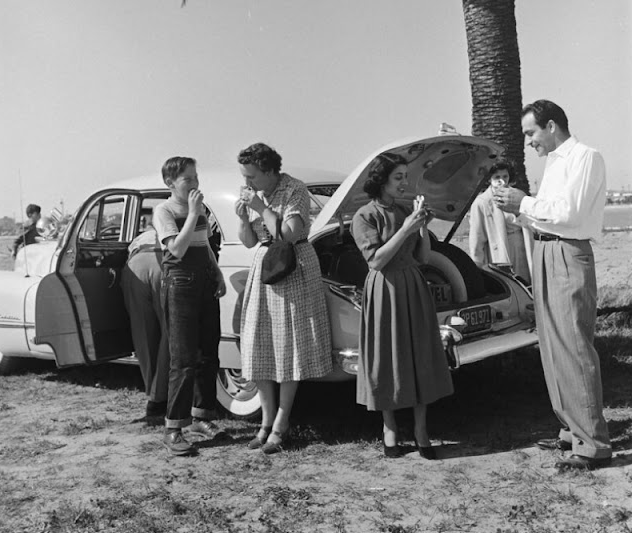 Louie Mattar’s Cadillac, the Car That Has Everything, 1952_lag