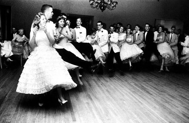 Pictures of High School Proms in the 1940s and 1950s _ USStories