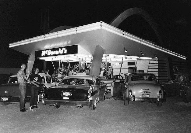 Here’s What The Very First McDonald’s Restaurant Looked Like! _ USStories