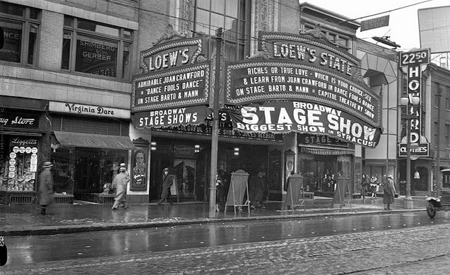 Theatre Marquees of New York in the 1930s Through George Mann’s Lens_lag