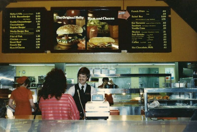 The Herfy’s: Fascinating Photos Documented Everyday Life at a Fast Food Burger Restaurant of Washington in the 1970s_lag