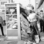 One of the Wild Fads of the 1950s Was Telephone Booth Stuffing_lag