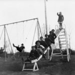 33 Vintage Photographs of Children Playing in the Past That We Could Have Lost Today_lag