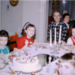 30 Lovely Photos of Children at Their Birthday Parties in the 1950s_lag