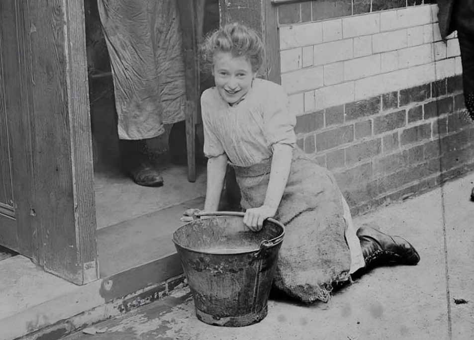 Victorian Slums Revealed: Haunting Photos of Everyday Life in Victorian England