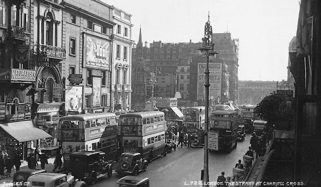 44 Rare Vintage Photos of London Buses in the 1930s