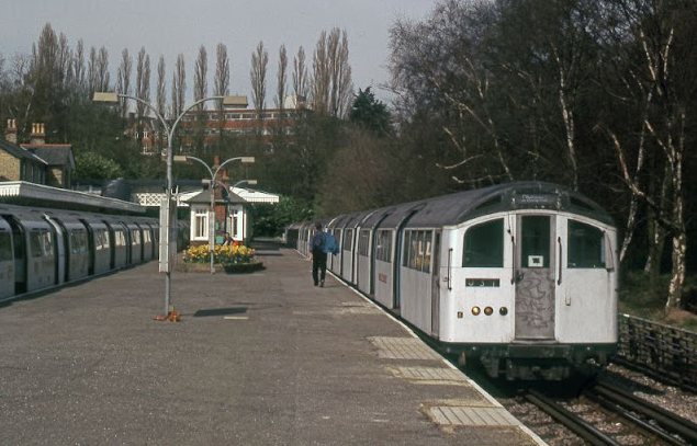 London Underground in the 1980s Through Fascinating Photos_TOT