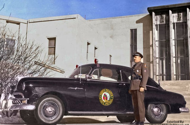 18 Incredible Colorized Photos of American Police Cars From Between the 1920s and 1940s _ USStories