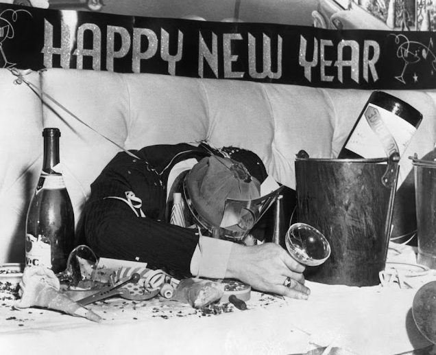 Pictures of New Year’s Hangovers in New York City in the 1940s _ USStories