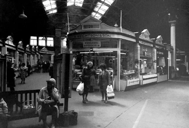 28 Black and White Photos Captured Everyday Life in Carlisle in 1975