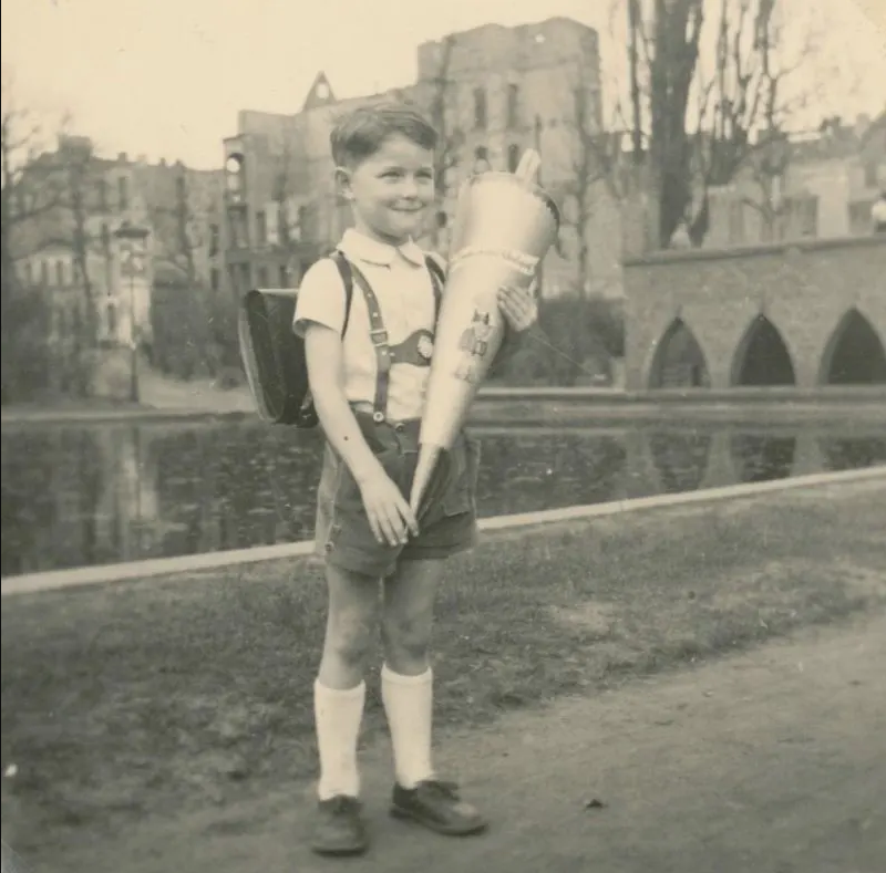 These Old Photos Show What the First Day of School Looked Like in the Past Century _NH