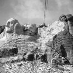 Rare photographs document the carving the iconic Mount Rushmore (1927-1941) _NH