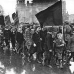 32 Vintage-Fotografien zeigen Straßenszenen aus Berlin in den 1920er Jahren _NH