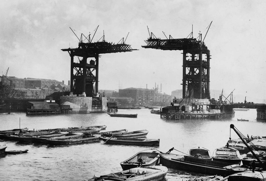 Let’s Reminisce About the Innovative Construction of London’s Tower Bridge Through Old Photographs, 1886-1895_oldeng