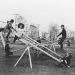 Nostalgic for the photos of children playing in the past that we may have lost today_oldeng