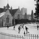 Everyday Life in England During the 1950s-60s Through John Gay’s Lens _CN