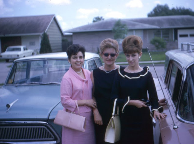 Beehive Hairdo: The Women’s Popular Hairstyle Throughout the 1960s _CN