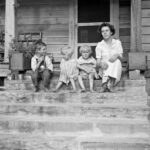 25 Vintage Photographs Capture Daily Life of American Children During the Great Depression _CN