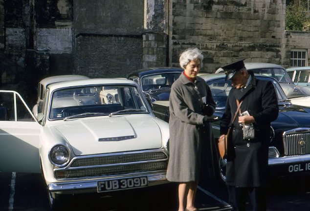 Wonderful Photos Capture Street Scenes of England in the 1960s _CN