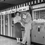 Vintage pictures of bizarre vending machines you never knew existed, 1920-1960 _CN