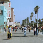 Amazing Photos That Capture Rollerskates at Venice Beach, Los Angeles in 1979 _CN