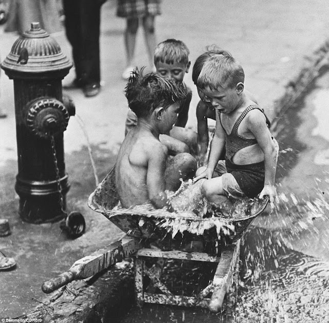 The Way We Were: 33 Vintage Photographs of Children Playing in the Past That We Could Have Lost Today _CN