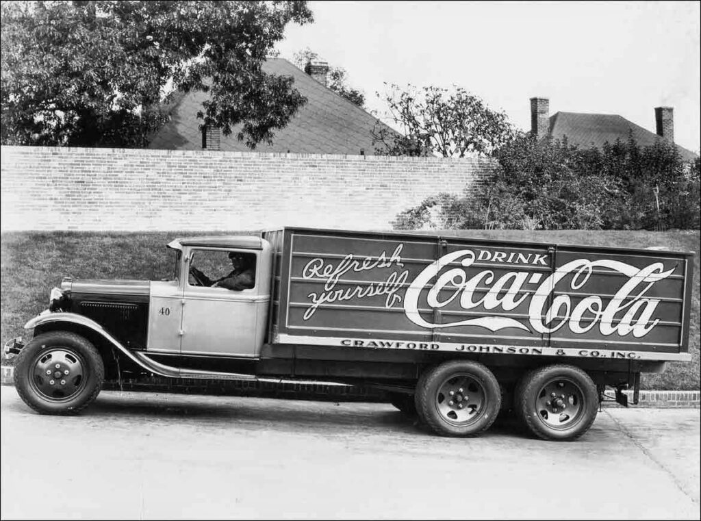 Vintage Photos of Coca-Cola Ads and Delivery Trucks from the 1900s to the 1970s_Lap