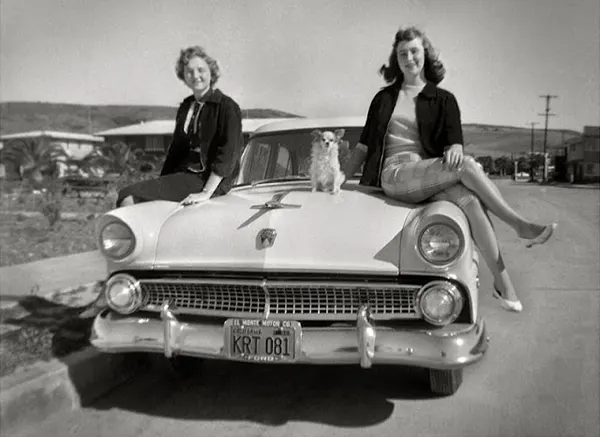 Vintage Photos of Teenage Girls’ Fashion in the 1950s