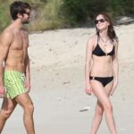 Emma Watson glows when wearing a black bikini on the beach