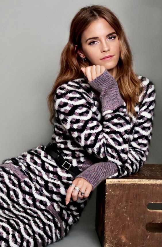 Emma Watson’s Captivating Elegance: Graceful Cover Star for ELLE Spain’s October 2015 Issue