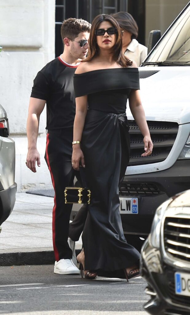 Priyanka Chopra And Nick Jonas Casually Stroll Down Parisian Streets In Haute Couture. No Big Deal Until Netizens Did Had Over Priyanka’s Outfit Though – News