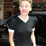 Miley Cyrus G͏o͏e͏s͏ B͏r͏a͏l͏e͏s͏s͏ for GMA Appearance, Later Stuns in Risqué Outfit and Flaunts Engagement Ring ‎ – News