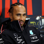 Lewis Hamilton refused to sign helmets for fans, but when he explained why, everyone admired him. ttmd – News