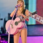 While on her Eras Tour in Philadelphia, Taylor Swift acknowledges the seven-year-old James and six-year-old Inez, the daughters of Blake Lively and Ryan Reynolds. – News