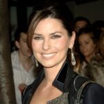 Shania Twain Worries Fans After Refusing To Remove Sunglasses For Entire Indoor Interview. ttmd – News