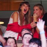 Footage shows Taylor Swift in a disguise as she arrives at her first NFL game to watch Travis Kelce.. – News