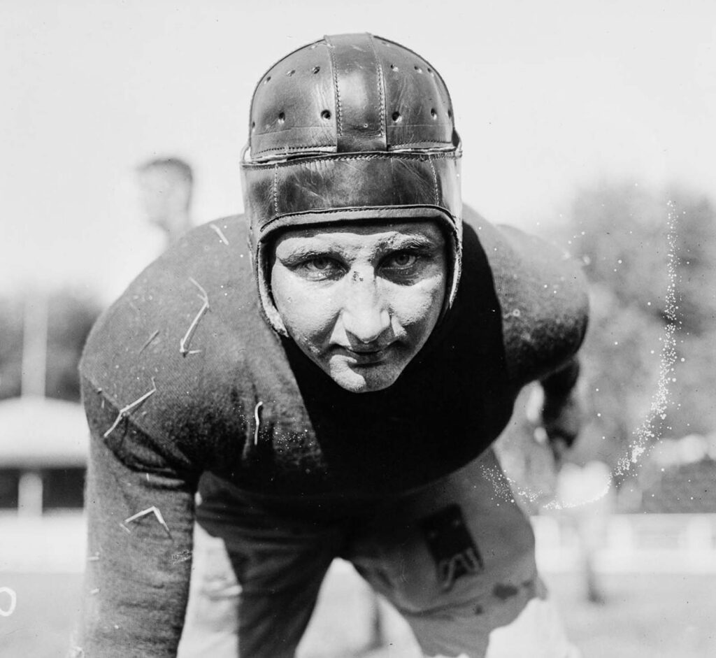 These photographs show the early violent days of the American football, 1902-1924 – Rare Historical Photos