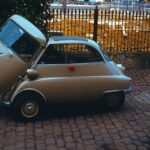 Isetta: The iconic bubble car that is considered the world’s first microcar, 1950s – Rare Historical Photos