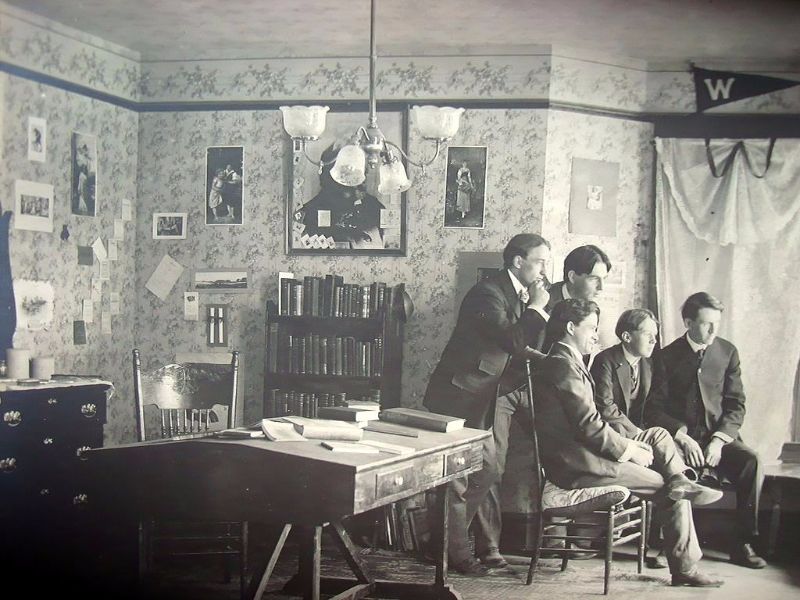 Incredible old photos show how students decorated their dorm rooms, 1890-1950 – Rare Historical Photos