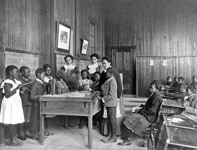 40 Amazing Vintage Photos That Document U.S. Classroom Scenes From the Late 1800s to the Early 1900s