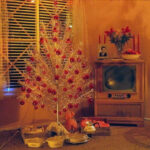 45 Cool Snaps That Show Christmas House Interior in the 1950s and 1960s _ us