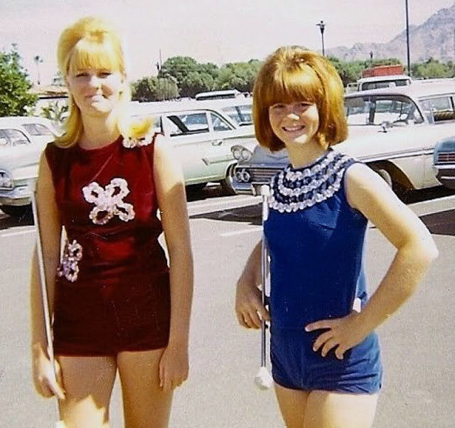 Miniskirts and big hairstyles were the two favorite fashion styles during the 1960s _ US